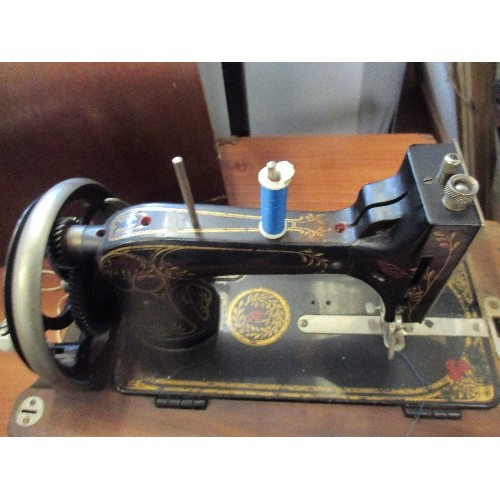 353 - RARE EDWARDIAN LITTLE VESTA SEWING MACHINE WITH ART NOUVEAU GILT DECORATION - COMPLETE WITH ORIGINAL... 