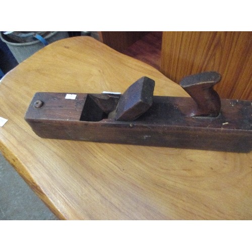 455 - VINTAGE CARPENTERS WOODEN JACK PLANE