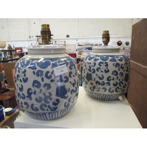 481 - PAIR OF CHINESE TABLE LAMPS IN BLUE & WHITE - 23CM HIGH - GINGER JAR SHAPE