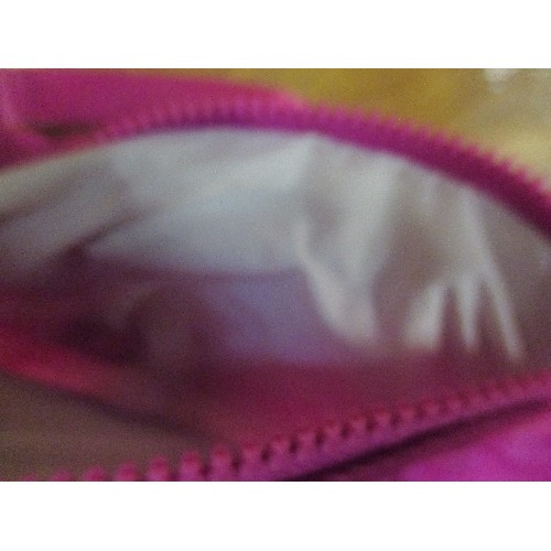 526 - A FUSCHIA PINK KIPLING DESIGNER MAKE UP BAG