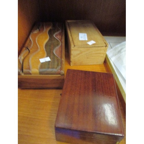 528 - 3 X VINTAGE WOODEN BOXES INCLUDING A SMALL EARLY 20TH CENTURY MAHOGANY BOX