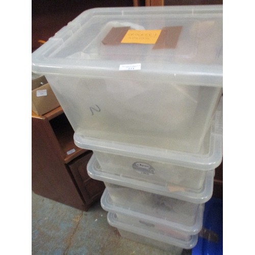 534 - 5 X STACKING PLASTIC CRATES WITH LIDS