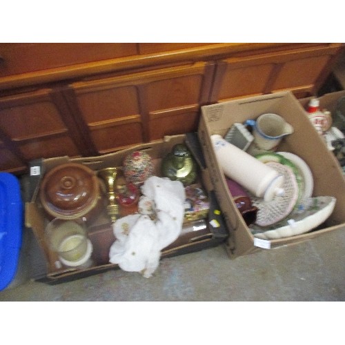 536 - 2 X BOXES OF MIXED CHINA AND GLASS INCLUDING PASTA JAR, BOWLS, HURRICANE LAMP ON CERAMIC BASE ETC