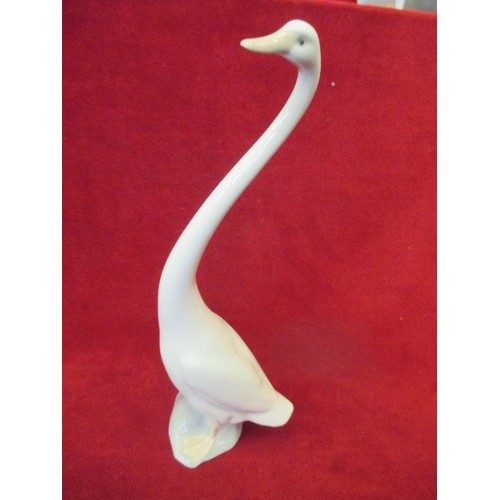 65 - NAO LONG NECK GOOSE 12