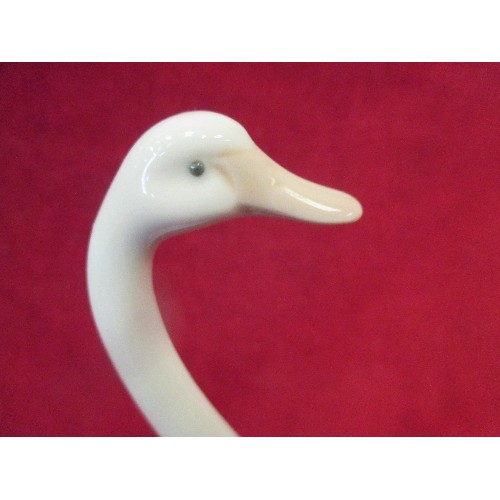 65 - NAO LONG NECK GOOSE 12