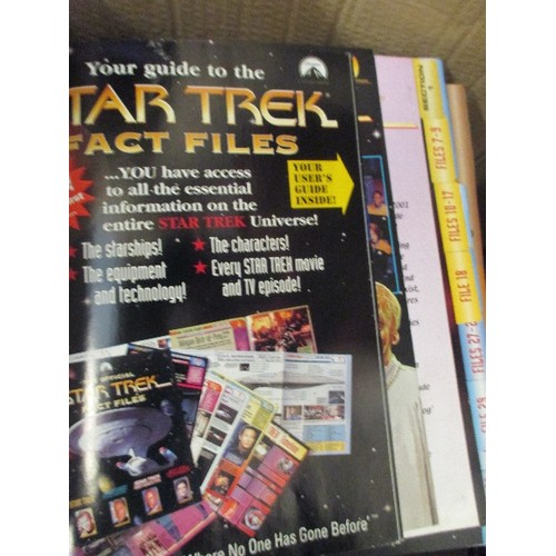 549 - FULL EXTENDED SET OF THE OFFICIAL STAR TREK FILE - 304 ISSUES IN 19 FOLDERS -AS NEW. IN FIRST FOLDER... 