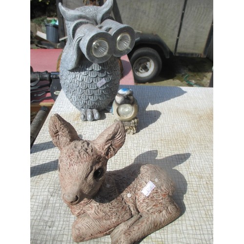 556 - QUANTITY OF GARDEN ORNAMENTS INCLUDING 6 SQUIRRELS, OWL LIGHT, DEER ETC