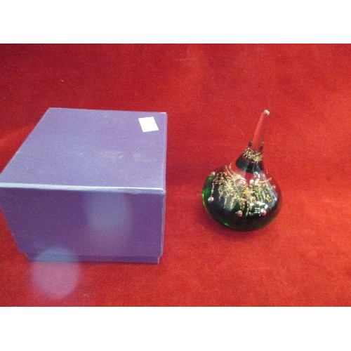 3 - BULB SHAPED PAPERWEIGHT IN GREEN WITH CONTROLLED BUBBLES AND CASCADE DESIGN - 10 CM - WITH BOX