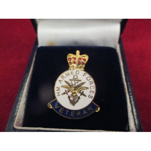 17 - ARMED FORCES VETERAN ENAMEL BADGE - BELONGED TO ALBERT LEACH - WITH LIFE MEMBERSHIP CARD 4TH BATTALI... 