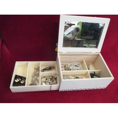 23 - DECORATIVE JEWELLERY BOX WITH PAPER FLOWER DESIGN WITH CONTENTS OF COSTUME JEWELLERY, KEYRING WATCHE... 