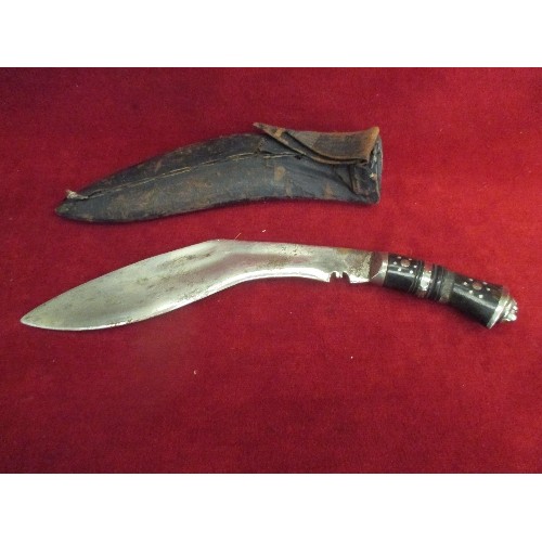 33 - VINTAGE GURKHA KHUKRI KNIFE IN LEATHER SHEATH