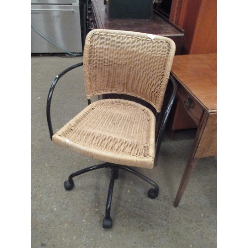 396A - WICKER SWIVEL OFFICE CHAIR