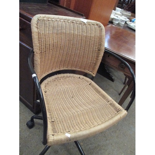 396A - WICKER SWIVEL OFFICE CHAIR