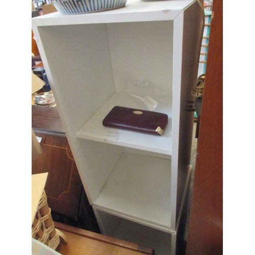 482A - PAIR OF WHITE SHELVING UNITS