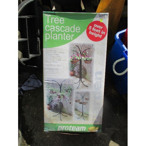 559A - BOXED 5 FT TREE CASCADE PLANTER