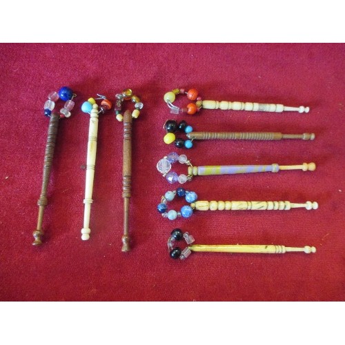 120 - COLLECTION OF 8 VICTORIAN LACE BOBBINS WITH GLASS BEAD SPANGLES, 4 ARE BONE AND 4 TURNED WOOD