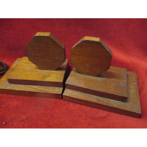 360 - AN ART DECO WOODEN PHOTOGRAPH FRAME AND A PAIR OF ART DECO WOODEN BOOKENDS