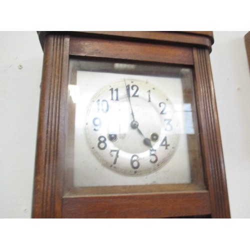 350 - 1930'S OAK CASED WALL CLOCK, THE SILVERED DIAL WITH ARABIC NUMERALS - WITH ETCHED GLASS  PANEL - CHI... 