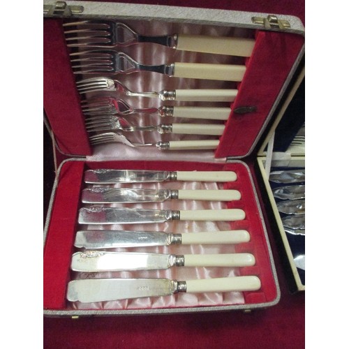 191 - BOXED VINTAGE CUTLERY INCLUDING 2 SETS OF FISH KNIVES AND A SET OF BUTTER KNIVES