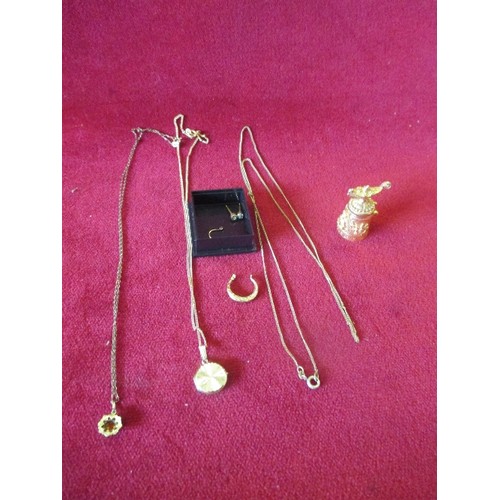 52 - SELECTION OF VINTAGE GOLD PLATED JEWELLERY INCLUDING A LOCKET ON CHAIN (MARKED 9CT BK & FT), A ROLLE... 