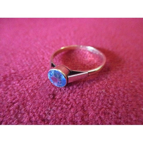 58 - VINTAGE 9CT GOLD RING WITH BEAUTIFUL CORNFLOWER BLUE SAPPHIRE SOLITAIRE, BEZEL SET  - 1.5 CARATS - 2... 