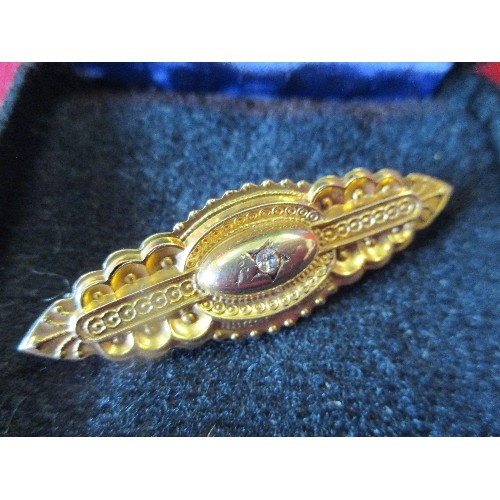 55 - VICTORIAN 9CT GOLD BROOCH WITH CENTRAL OLD CUT DIAMOND - BIRMINGHAM 1896 - 3 GRAMS - 5CM LONG