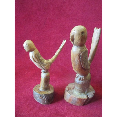 175 - MID 20TH CENTURY ENGLISH FOLK ART, 2 BIRDS AND A ROCKING CHAIR CARVED IN WOOD