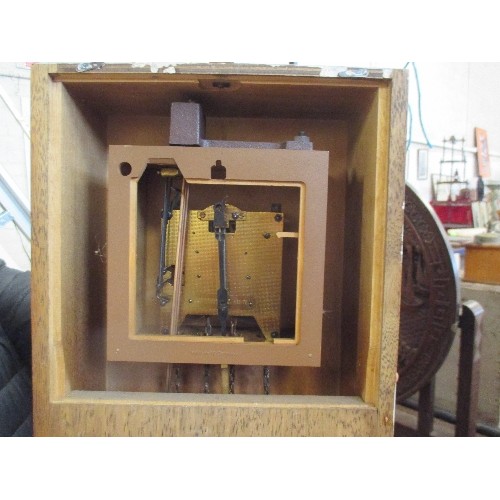 357 - UNUSUAL 20TH CENTURY WEST GERMAN WEIGHT DRIVEN CLOCK WITH UNUSUAL SQUARE CARVED OAK FACE - MOVEMENT ... 