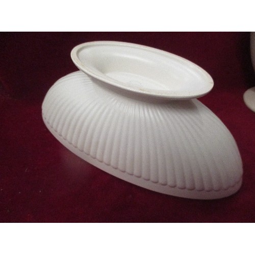 253 - 2 X MID CENTURY CREAMWARE BOAT SHAPED VASES, ONE BY WEDGWOOD WITH RIBBED DESIGN, THE OTHER BY DARTMO... 