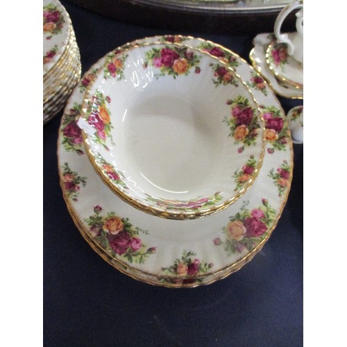 233 - ROYAL ALBERT OLD COUNTRY ROSES DINNER SERVICE COMPRISING 11 X DINNER PLATES, 2 X MEAT PLATES, 2 X CA... 