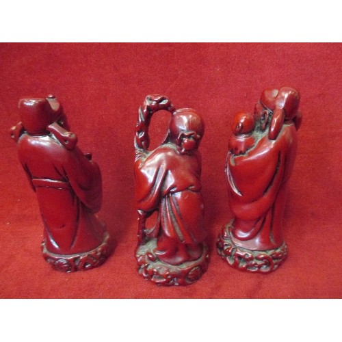 183 - 3 CHINESE IMMORTALS INCLUDING SHOULAU WITH HIS STAFF - CINNABAR LACQUER COLOUR - 14CM HIGH