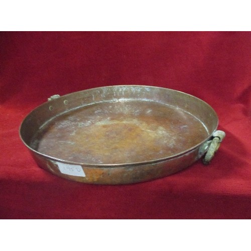 195D - VINTAGE COPPER PAELLA PAN WITH BRASS HANDLES AND A TIN LINED COPPER MOULD