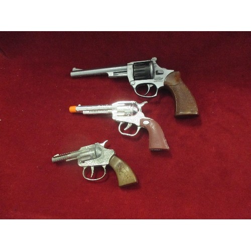 211 - 3 RETRO TOY GUNS INCLUDING LONE STAR SCOUT, GIBIE KANSAS