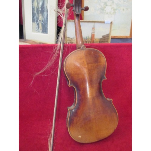 220 - LATE 19TH / EARLY 20TH CENTURY VIOLIN AND BOW