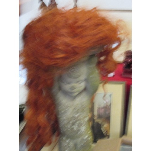 290 - A VINTAGE COLLECTION OF HATS AND WIGS FOR THEATRE STAGE PLAYS, TUDOR STYLE - PROBABLY ROBIN HOOD, OR... 