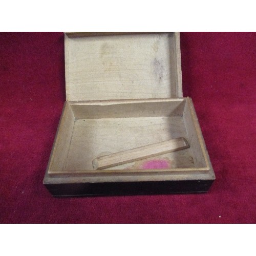 111 - VICTORIAN MAUCHLINE WARE BOX WITH SCENE OF 