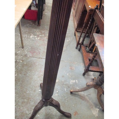 400 - EDWARDIAN MAHOGANY TORCHERE PLANT STAND WITH REEDED COLUMN AND ACANTHUS LEAF CARVING, ON TRIPOD LEGS... 