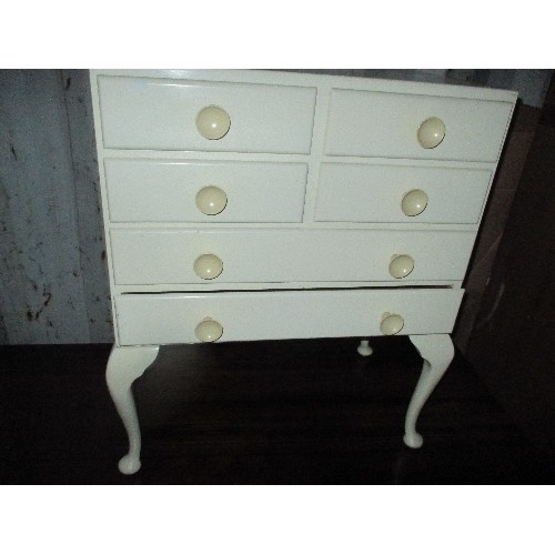 511 - 4 OVER 2 DRAWERS WHITE PAINTED CHEST ON CABRIOLE LEGS