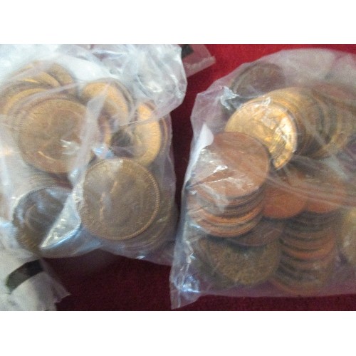 78F - BAG OF VARIOUS GEORGE VI AND ELIZABETH II COPPER COINS : GEO VI - 25X ONE PENNIES, 25X HALF PENNIES,... 