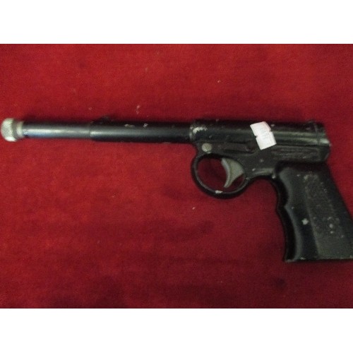 100E - COLLECTORS BRITISH GAT UMAREX 4.5MM AIR PISTOL AND A VINTAGE CZECH 