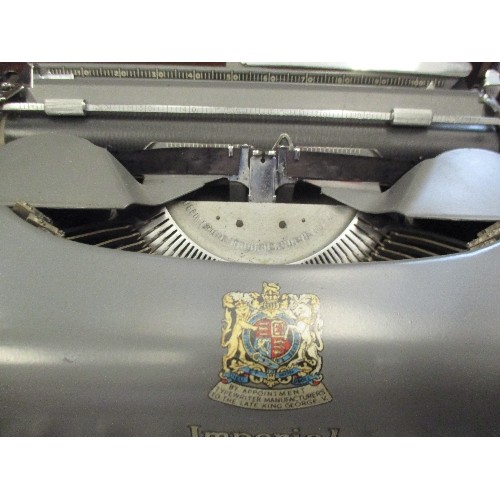 208A - 1930'S / 40'S IMPERIAL GOOD COMPANION TYPEWRITER WITH CASE