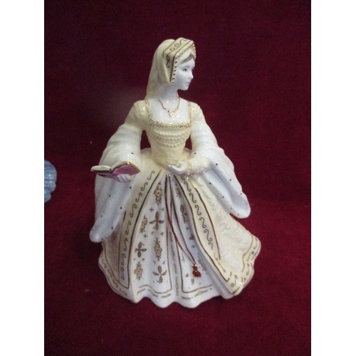 82 - A BEAUTIFUL COLLECTION OF WEDGWOOD BONE CHINA FIGURINES, THE SIX WIVES OF HENRY VIII. LIMITED EDITIO... 