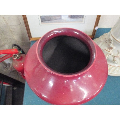 101 - LARGE ROYALE STRATFORD ALCHEMY REFLECTIVE ART FAT LAVA VASE. part of their 