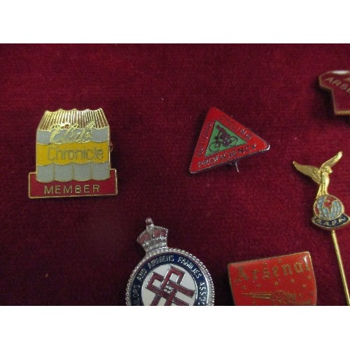 28 - COLLECTION OF VINTAGE ENAMEL PIN BADGES INCLUDING BRITISH RAIL, ARSENAL, PETERBOROUGH UNITED, 