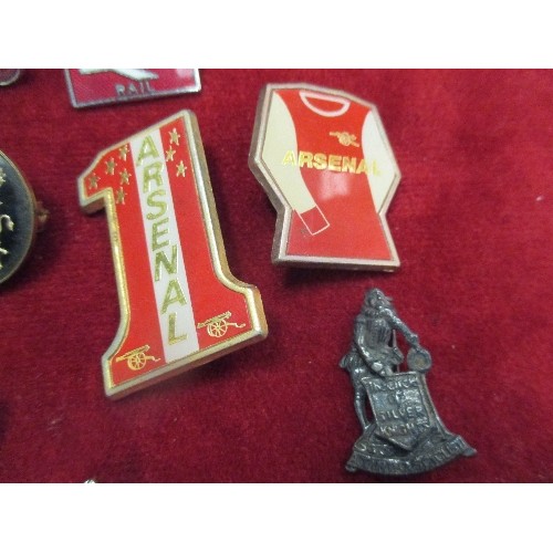 28 - COLLECTION OF VINTAGE ENAMEL PIN BADGES INCLUDING BRITISH RAIL, ARSENAL, PETERBOROUGH UNITED, 