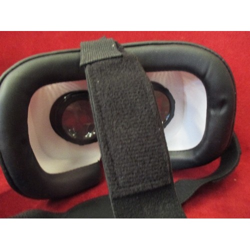 84 - VIZOR PRO VR HEADSET