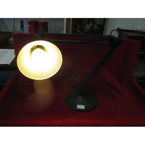 104B - ANGLEPOISE LAMP IN DARK GREEN (WORKING)