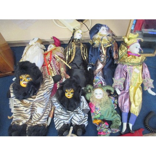 68 - COLLECTION OF 8 CHINA DOLLS & JESTERS