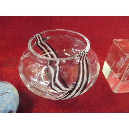 SELECTION OF GLASS INC CAITHNESS BOWL WITH BLACK AND WHITE STRIPE, GUERNSEY GLASS PAPERWEIGHT, MURAN