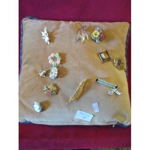 69 - VINTAGE BROOCHES, APPROX 45 ITEMS, DISPLAYED  ON 2 VINTAGE VELVET CUSHIONS.